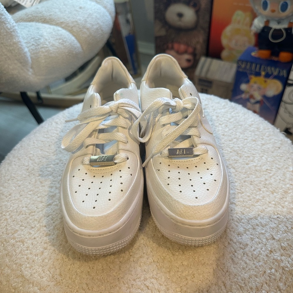 Nike Air Force 1 Sage Low size 5 - Picture 2 of 8